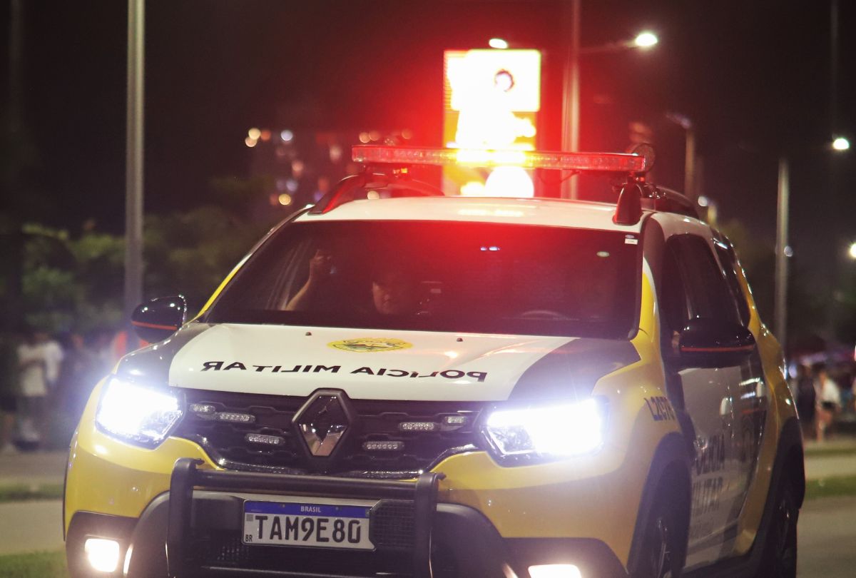 Homem é morto pela PM na frente do próprio pai após ataque de Pitbull