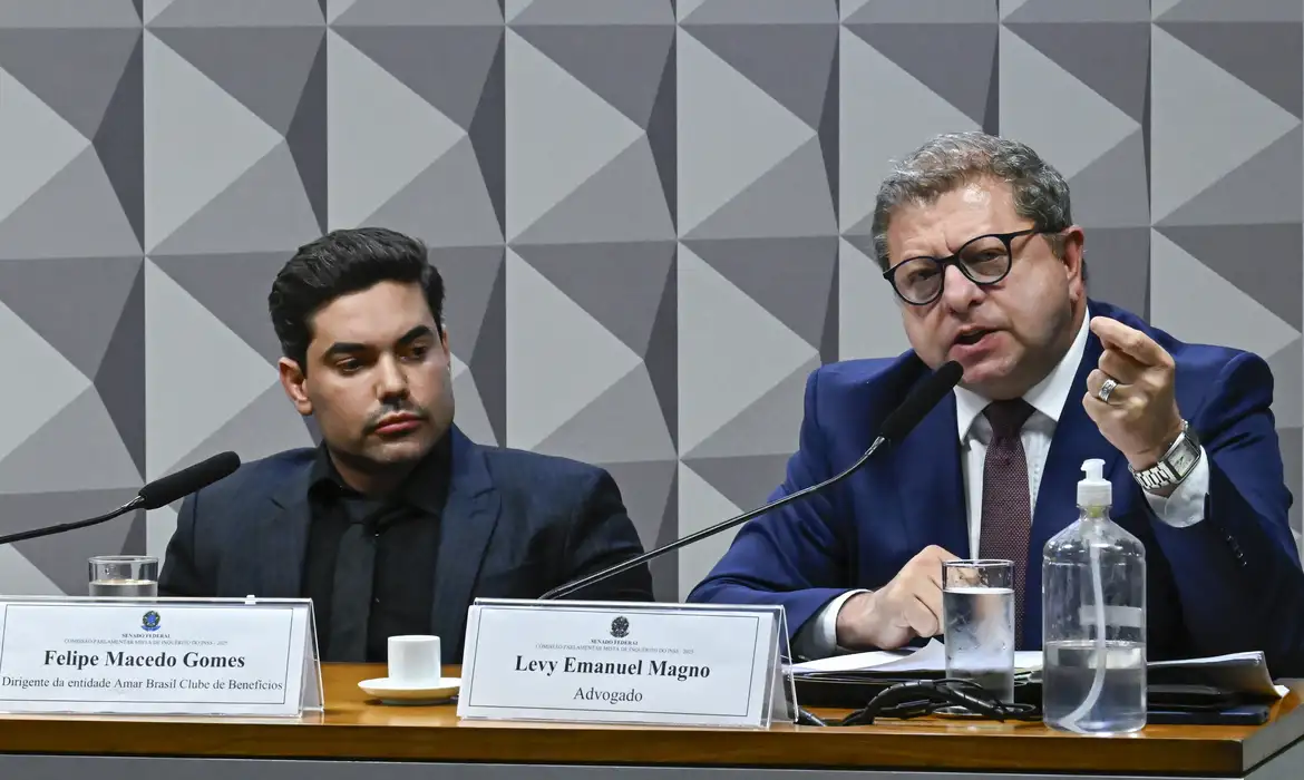 Deputado pede prisão de ex-presidente de entidade por silêncio em CPMI do INSS