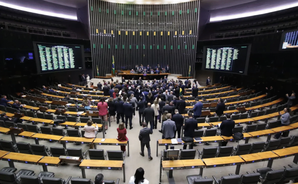 Câmara aprova urgência para votação de projeto que cria bancada cristã