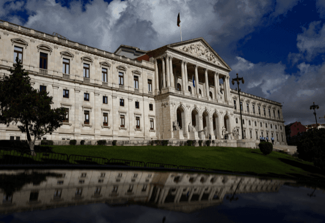 Nova Lei Anti-Imigração em Portugal entra em vigor e afeta principalmente brasileiros