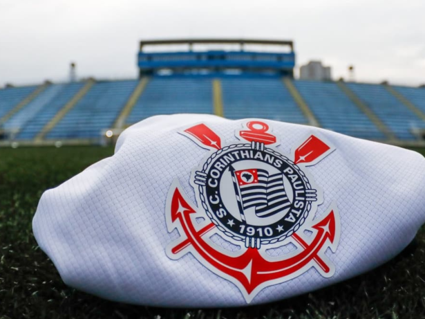 STJD denuncia Corinthians por arremesso de objetos em jogo contra o Palmeiras