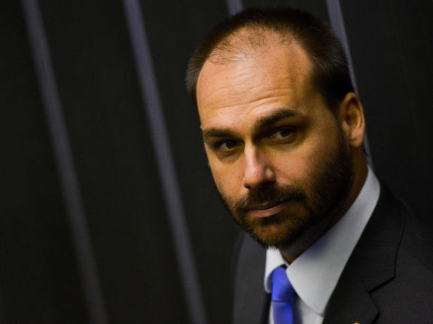 Pedido de prisão de Eduardo Bolsonaro é rejeitado pela PGR