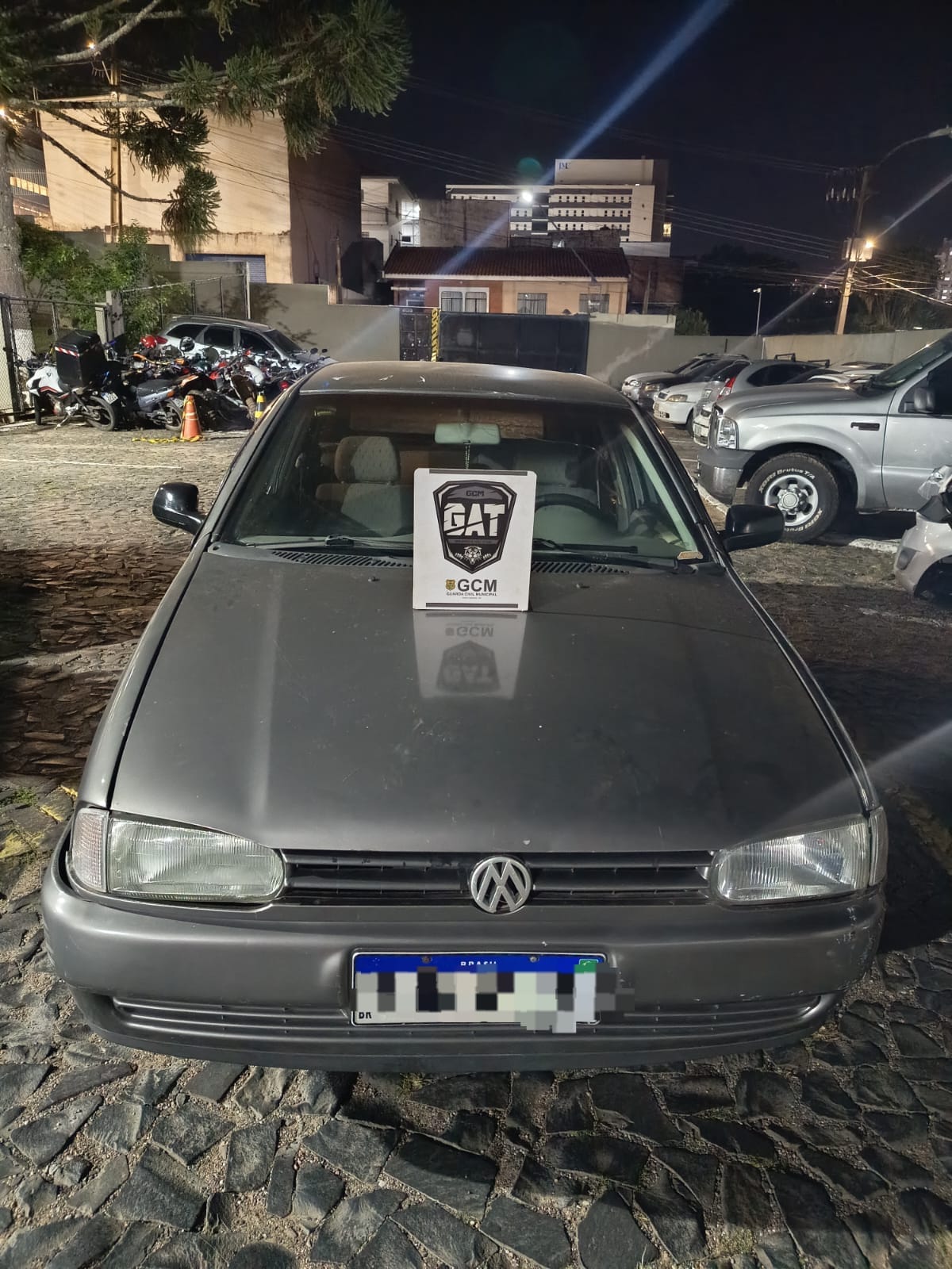Rapaz compra carro roubado de amigo e acaba preso em Ponta Grossa 