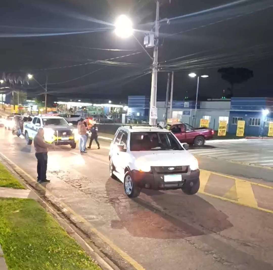 URGENTE: Motociclista foge após atropelar idosa no bairro Uvaranas, em PG