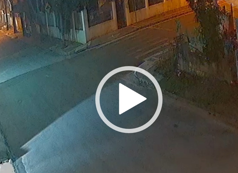 [VÍDEO] Câmera de segurança flagra tentativa de homicídio nos Campos Gerais e um dos suspeitos é preso pela PCPR