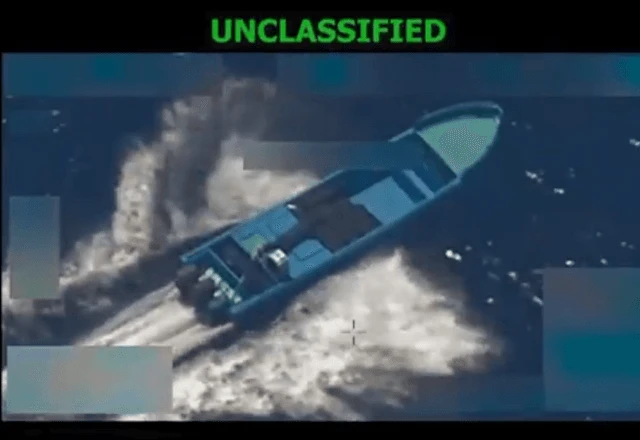 EUA bombardeiam barco no Pacífico próximo à América do Sul; duas pessoas morrem
