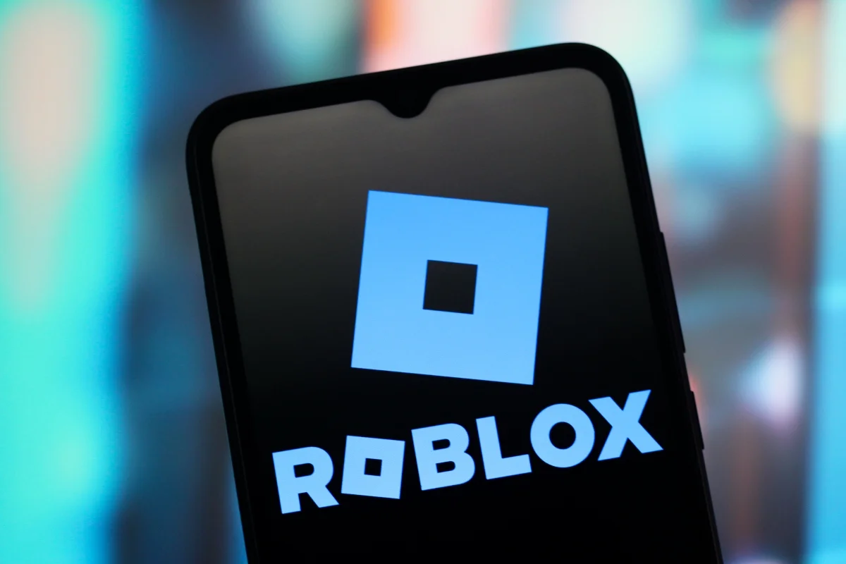 Após pedido da polícia, Roblox exclui jogo que simula ataque a escolas