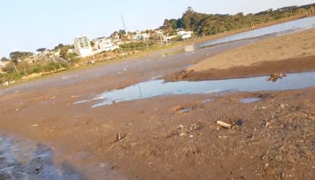 Lago de Olarias é esvaziado para sondagens e aparece irreconhecível neste sábado