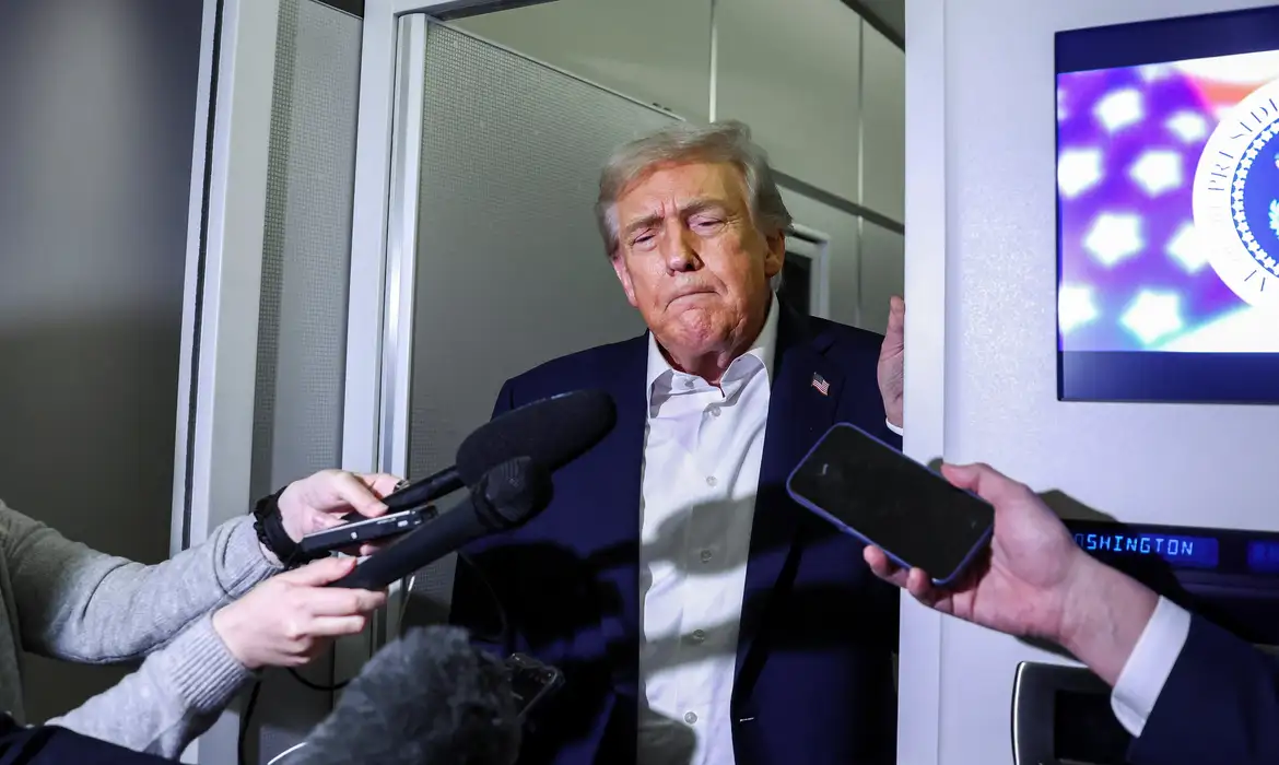 Trump diz que pode reduzir tarifas impostas ao Brasil