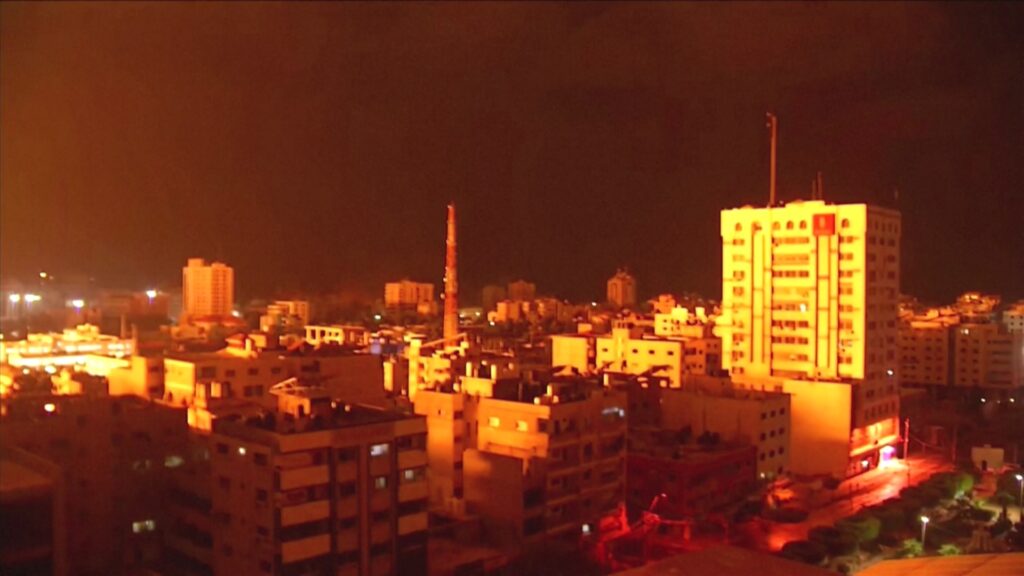 Israel anuncia retomada do cessar-fogo em Gaza após novos bombardeios