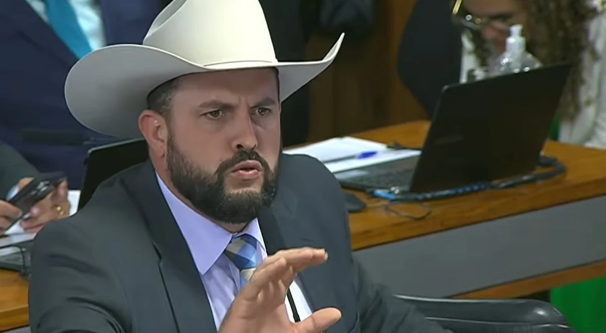 “Moraes é um vagabundo, e não merece estar no STF”, diz deputado Zé Trovão 