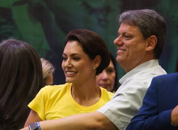 Bolsonaro apoia Tarcísio de Freitas e pede para Michelle ser vice em 2026