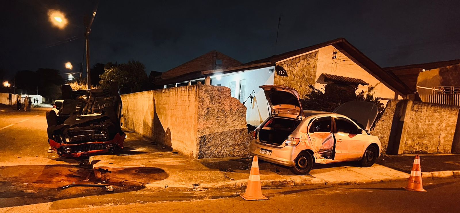 Capotamento deixa duas mulheres feridas em PG