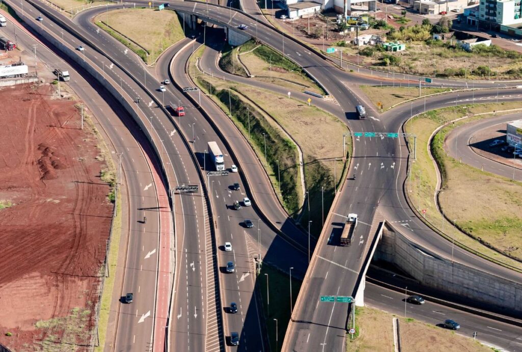 Mesmo com promessa de pedágio mais barato, leilões no Paraná levantam dúvidas sobre real economia ao motorista