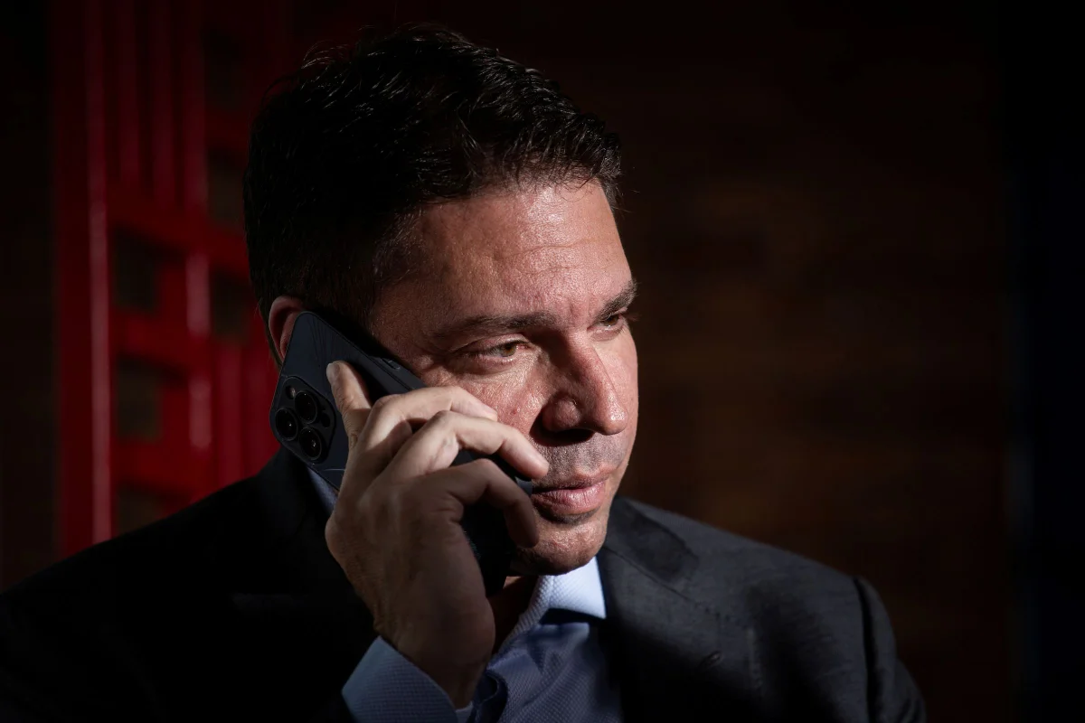 Ministro Alexandre de Moraes determina a prisão do deputado Alexandre Ramagem