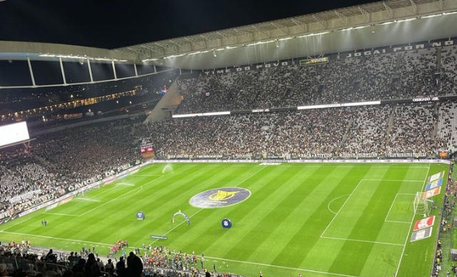 Torcida do Corinthians doa R$ 41 milhões para a Arena