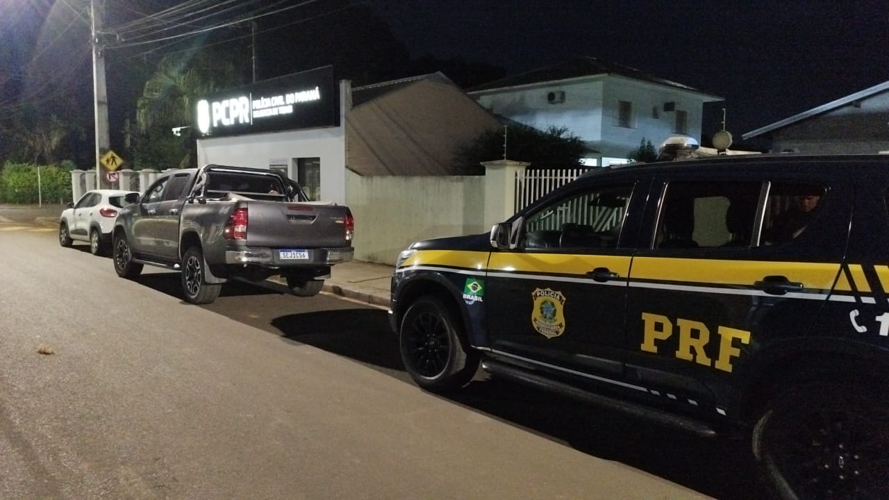 PRF recupera caminhonete furtada em Santa Catarina na BR-376