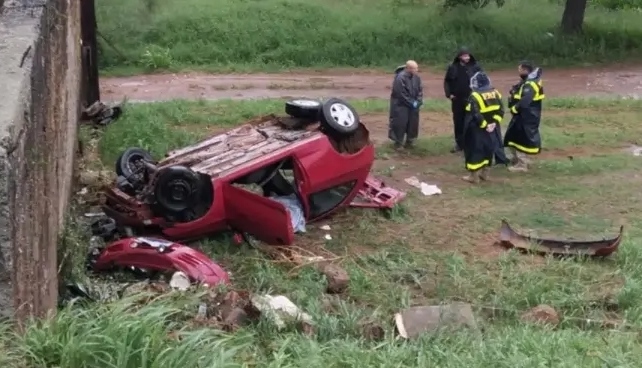 Mulher morre em capotamento na BR-376, em PG 