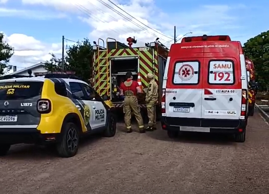 AGORA: Homem morre após incêndio de residência na vila Borato, em PG