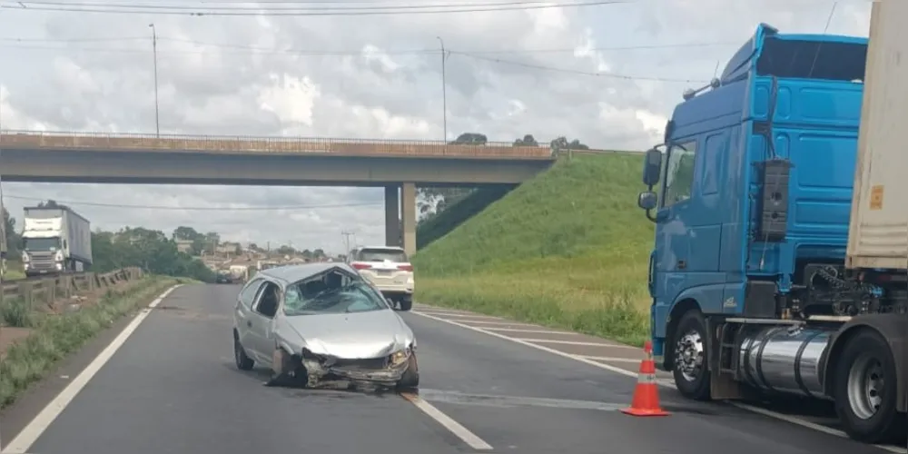 Mulher fica gravemente ferida após capotamento em Ponta Grossa 