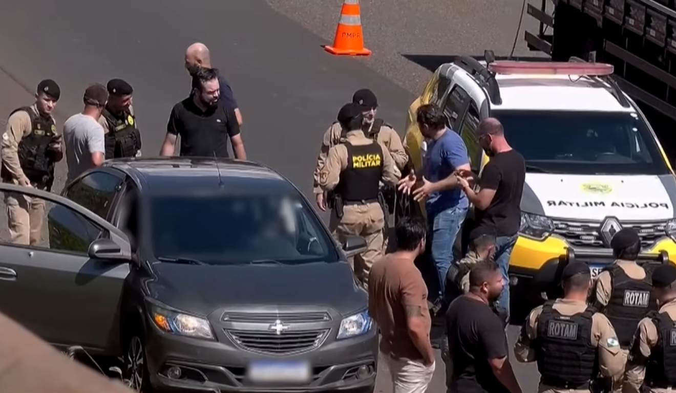 Bandidos em carro clonado são mortos pela PM