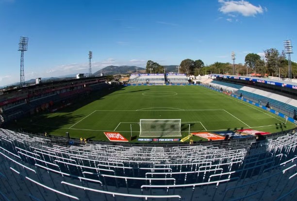 Bragantino e Corinthians se enfrentam nesta quarta pelo Brasileirão