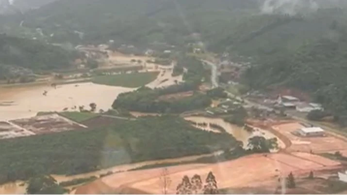  Cidade de Santa Catarina decretam estado de emergência após temporais ; Saiba quais