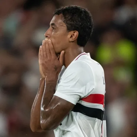 Após goleada de 6 a 0, São Paulo reúne líderes do elenco e clima esquenta nos bastidores