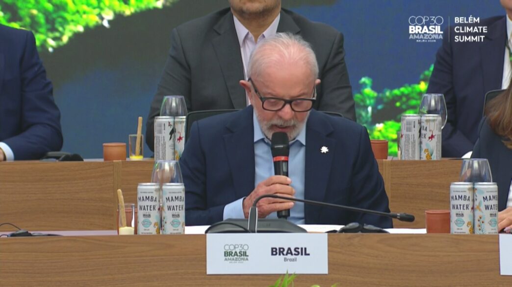 Lula defende transição justa e critica negacionismo durante abertura da COP-30 em Belém