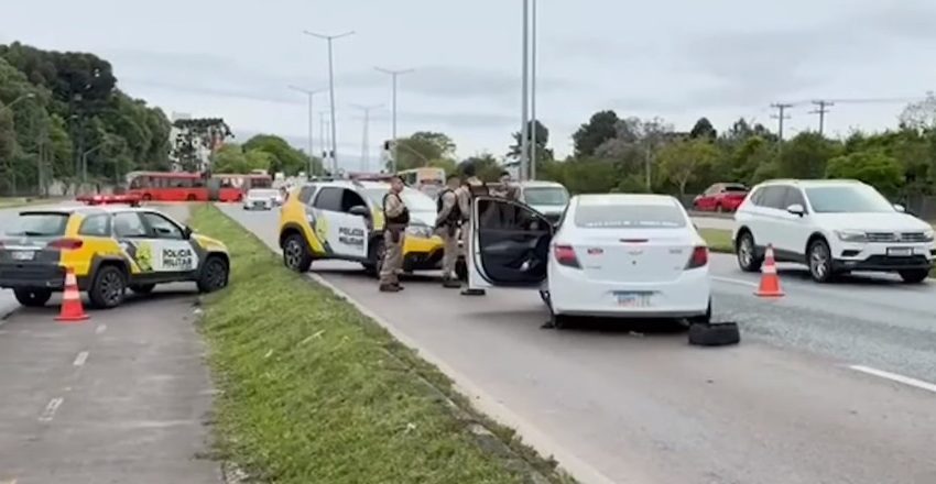 Bandido é baleado em troca de tiros com a PM após roubar táxi 