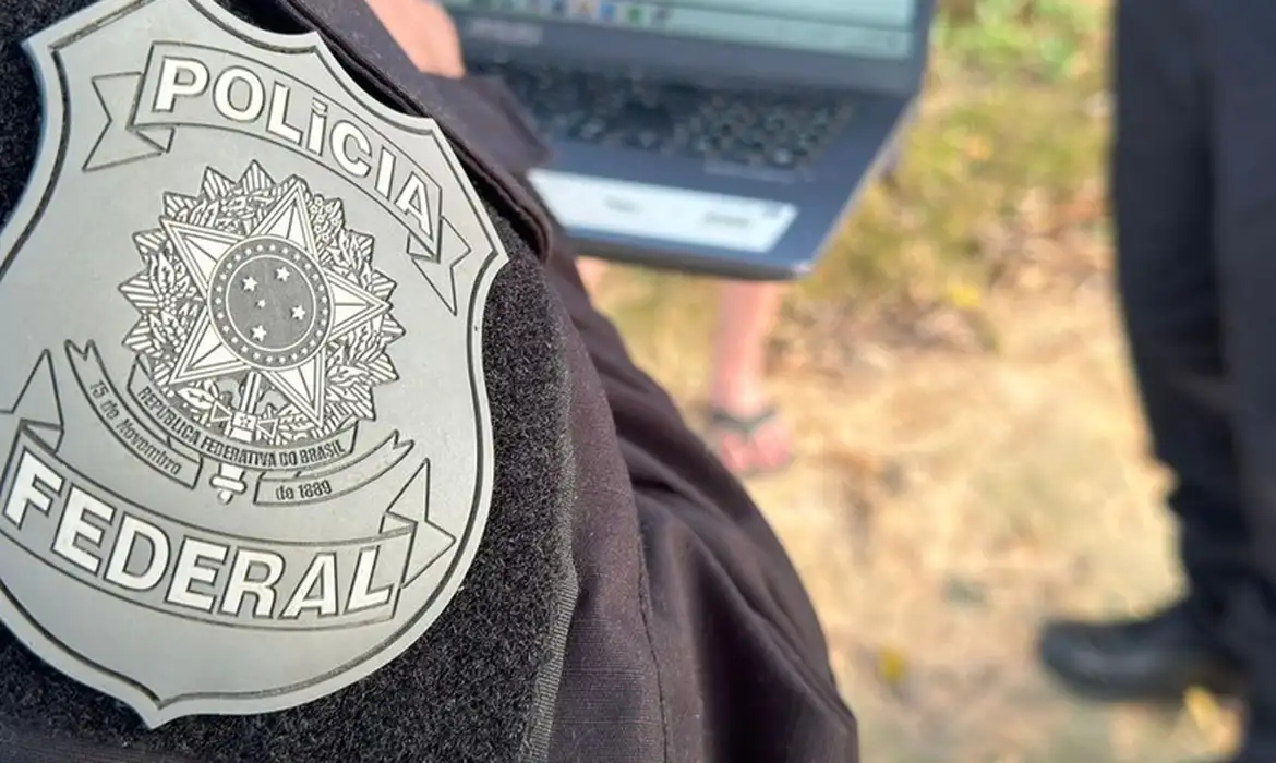 Polícia Federal faz operação contra vazamento de fotos íntimas e abuso sexual