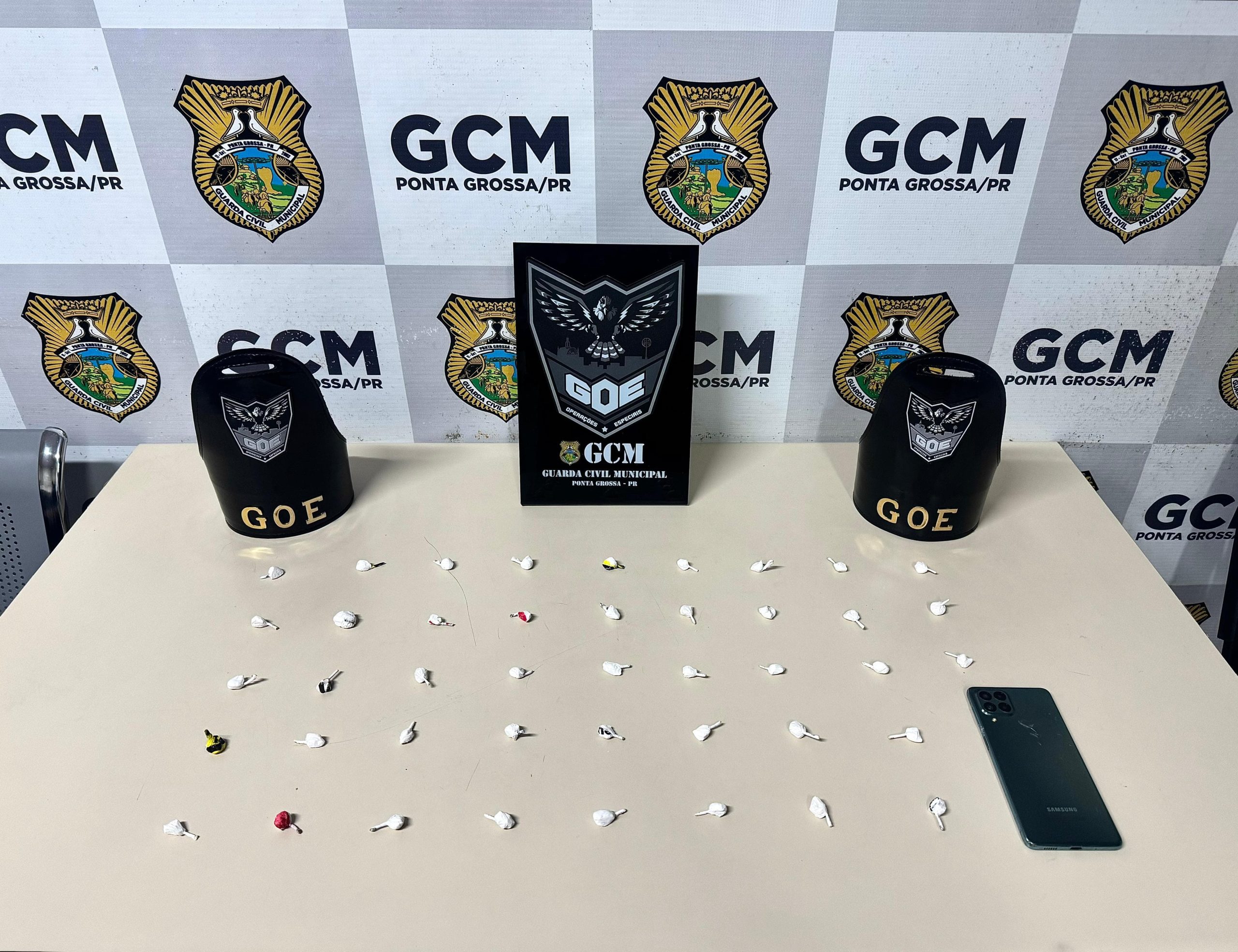 GCM prende homem por tráfico de drogas no Centro de PG