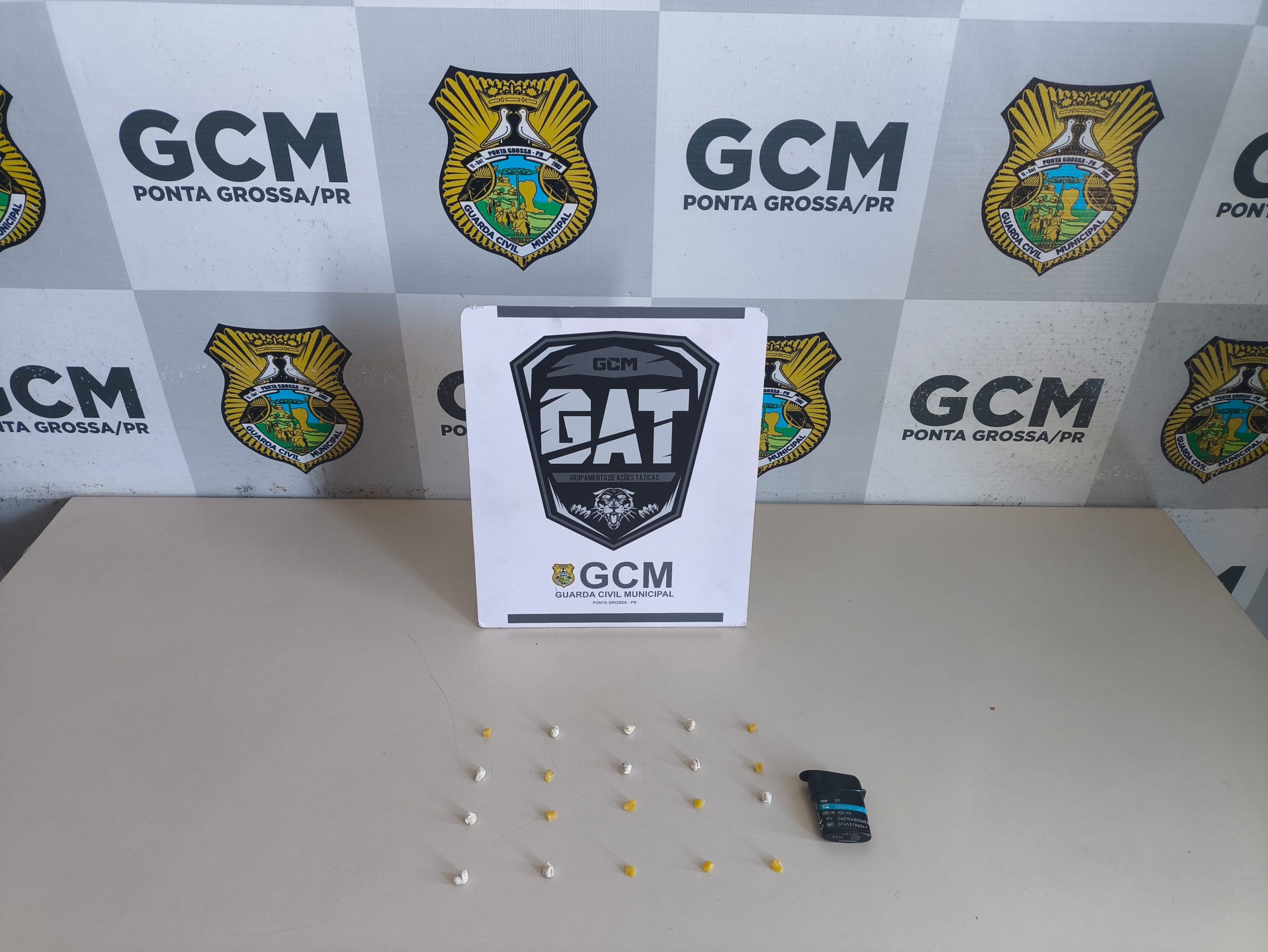 Casal é preso por tráfico de drogas no bairro Boa Vista, em PG