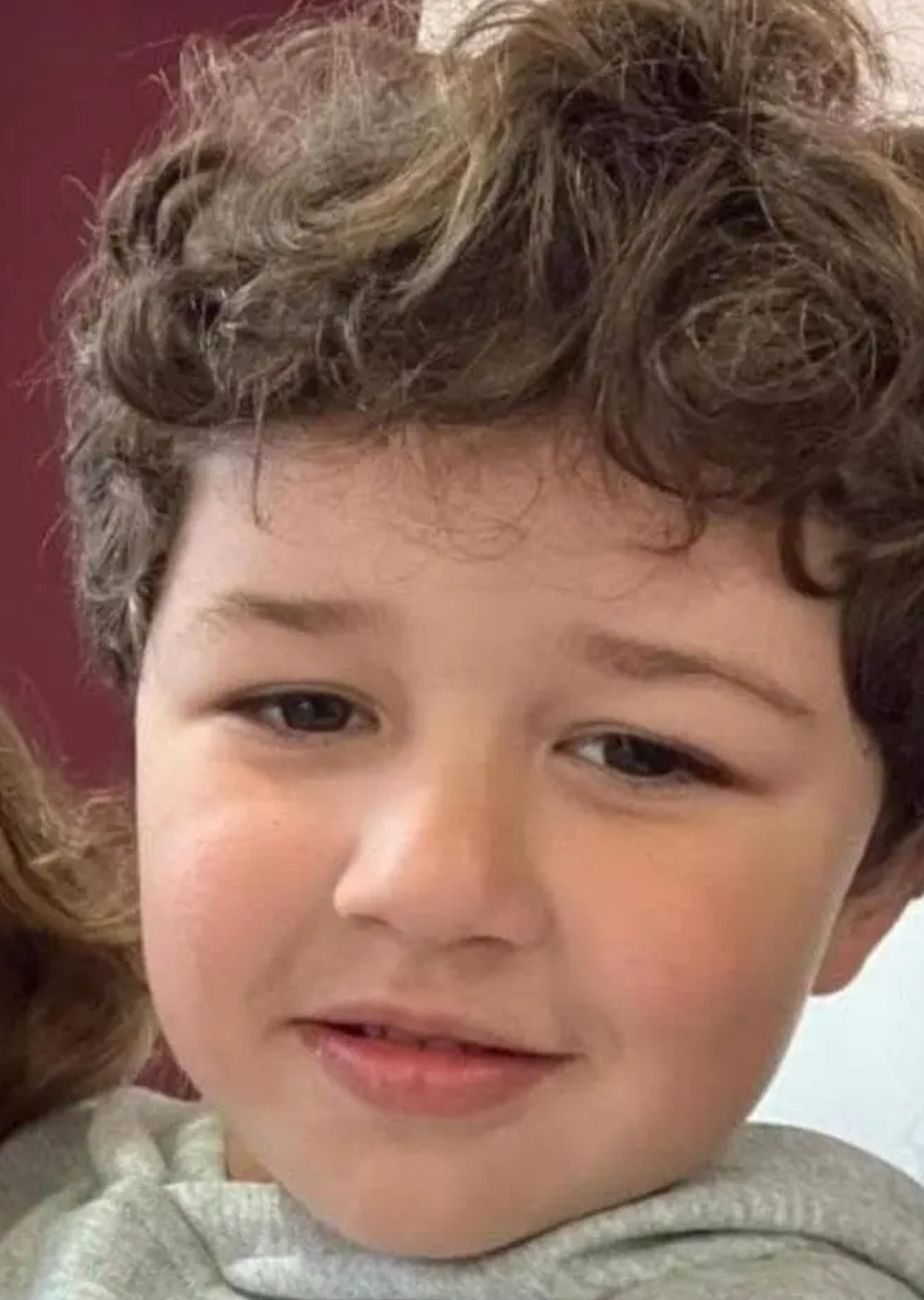 Identificada criança que morreu em acidente com máquina rural em Castro