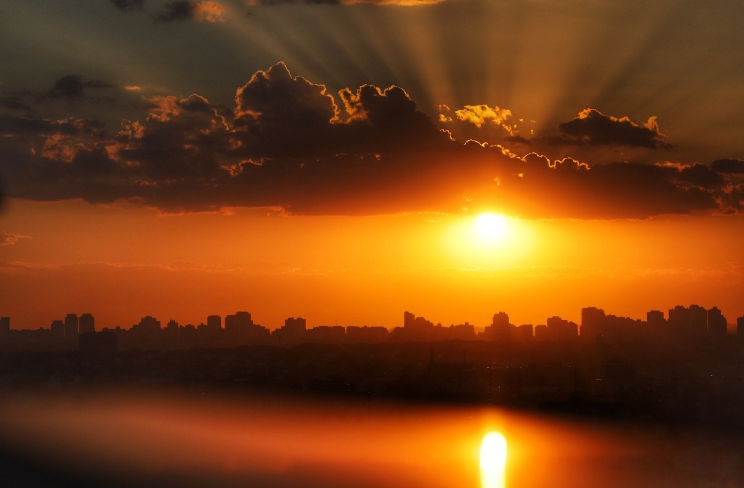 Fim de semana segue com calorão e pancadas de chuva no Paraná, prevê Simepar
