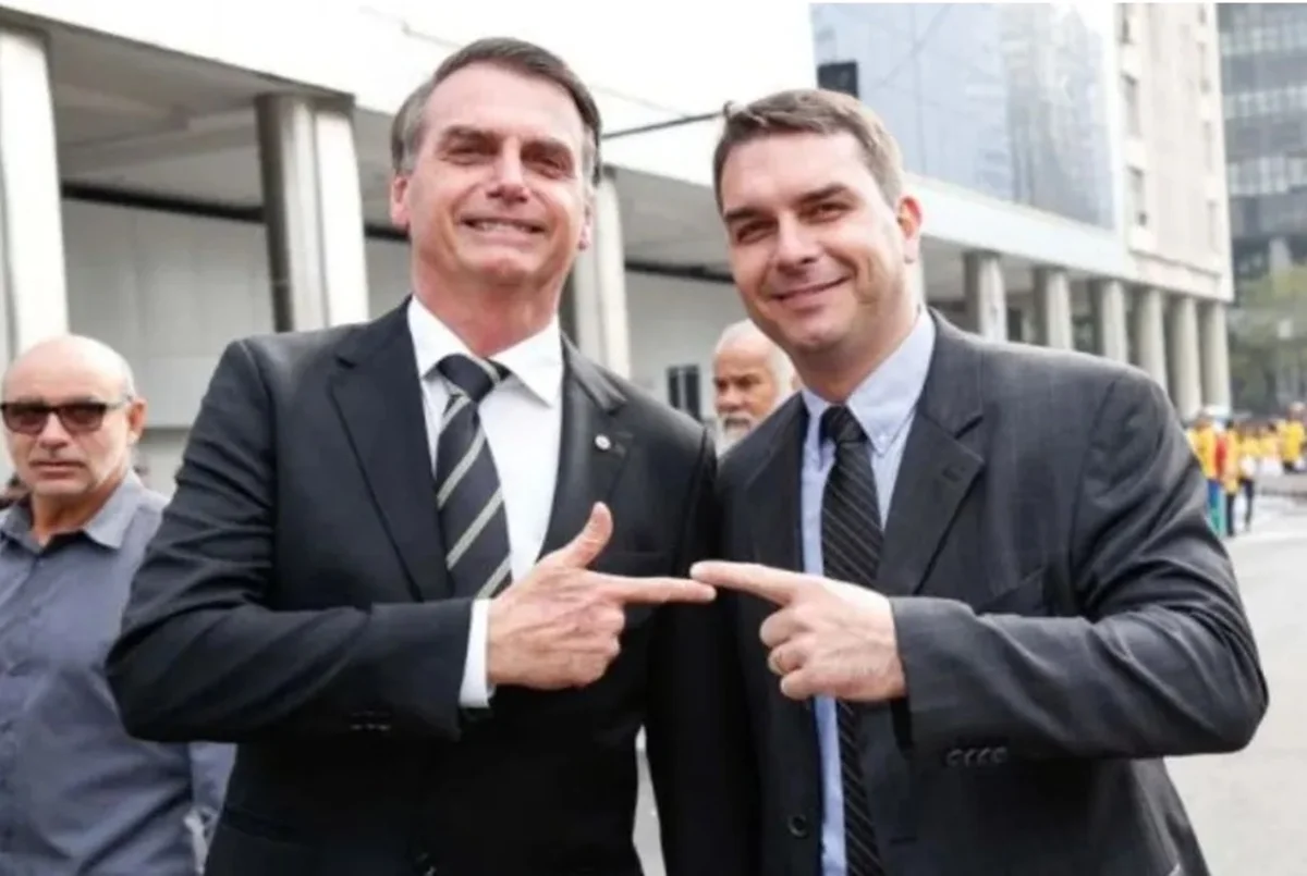 Bolsonaro diz que seu filho Flávio será seu candidato à Presidência da República