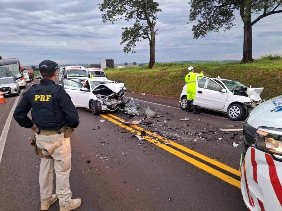 Mãe e filho morrem em colisão frontal na BR-277