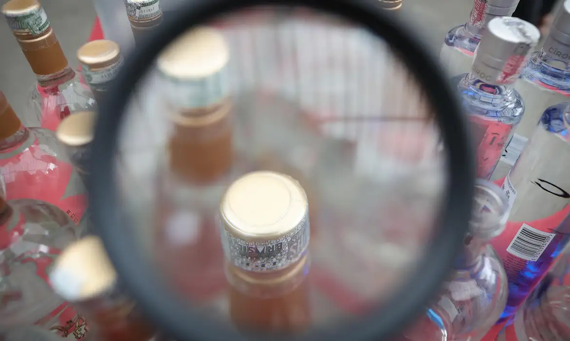 Sete casos suspeitos de intoxicação por metanol é registrado no BR