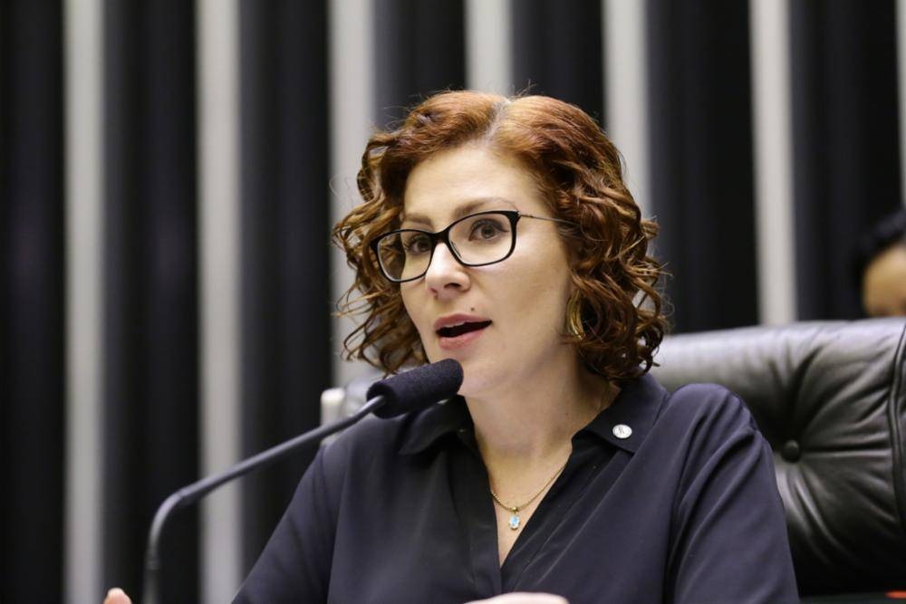 CCJ da Câmara pode analisar cassação de Carla Zambelli