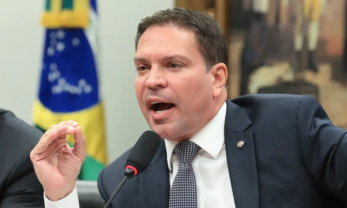 STF pede aos Estados Unidos extradição de Ramagem