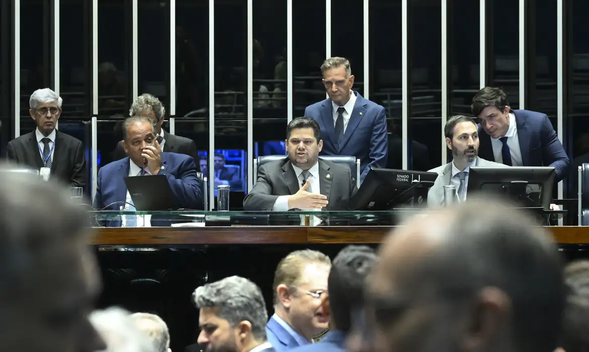 Senado aprova redução da pena de condenados pelo 8/1 e texto vai para sanção do Executivo 