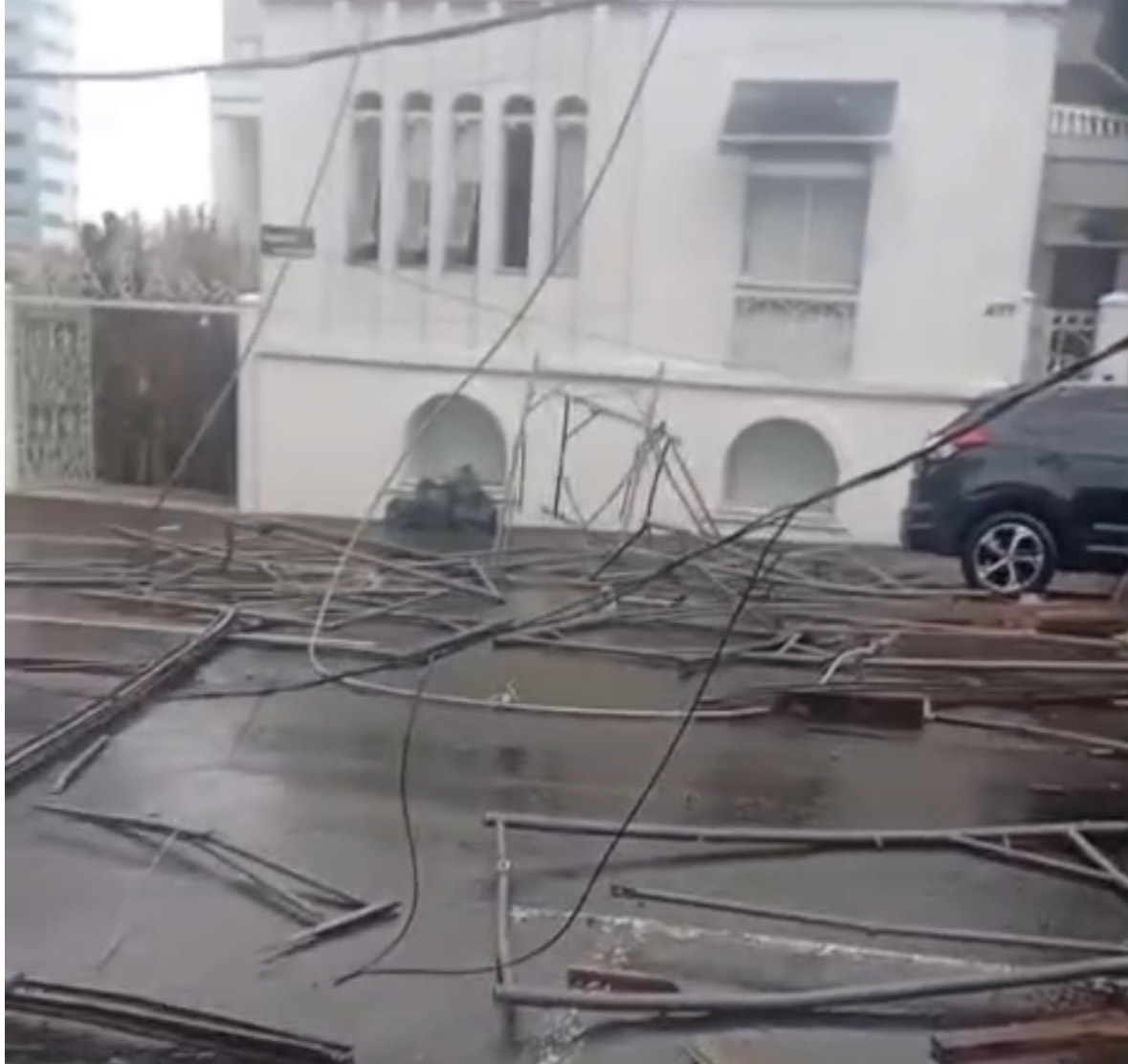 Temporal deixa mais de 20 mil imóveis sem luz em Ponta Grossa