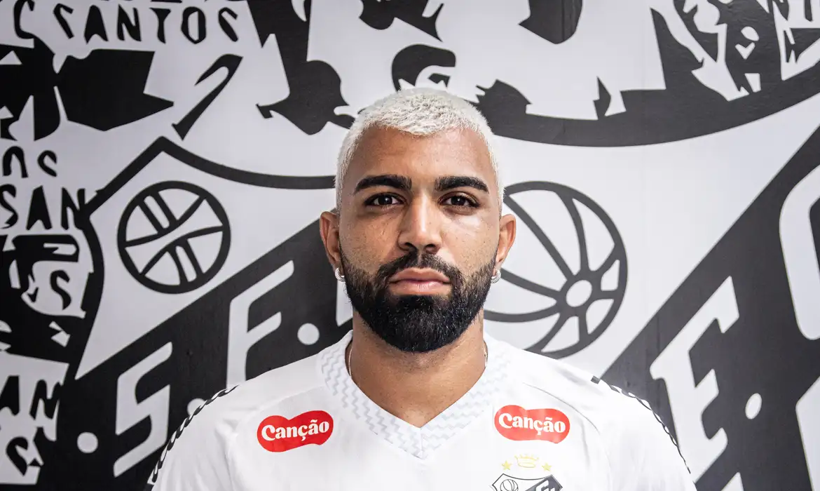 Santos anuncia volta de Gabigol; Atacante do Cruzeiro chega ao clube por empréstimo até o fim do ano