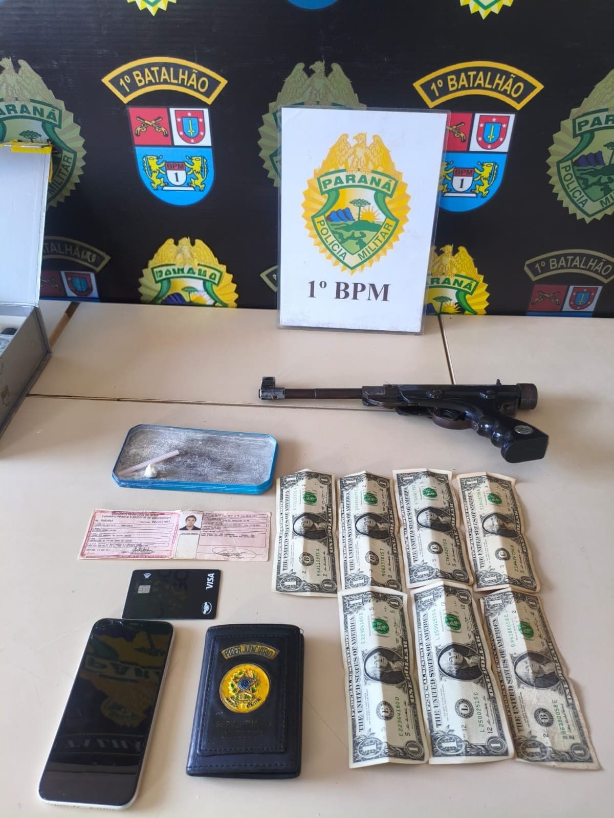 AÇÃO RÁPIDA DA PM RESULTA EM PRISÃO POR DISPARO DE ARMA DE FOGO E APREENSÃO DE DROGAS