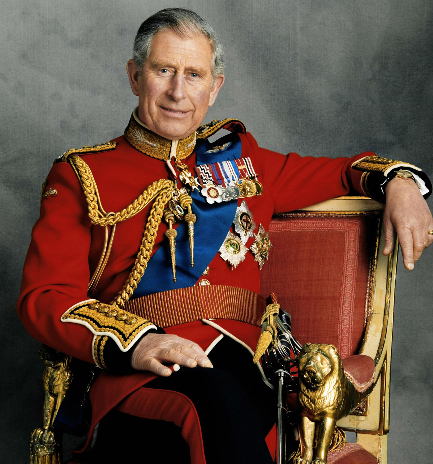 Rei Charles III diz que “lei deve seguir seu curso” após prisão de Andrew