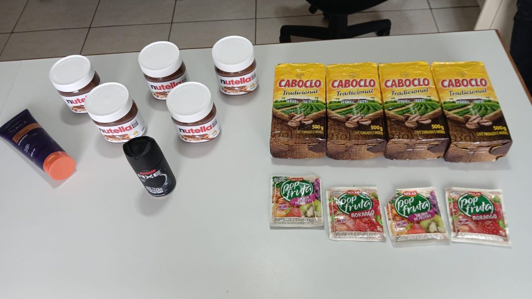 Dois homens são presos por furto em supermercado no Centro de Jaguariaíva