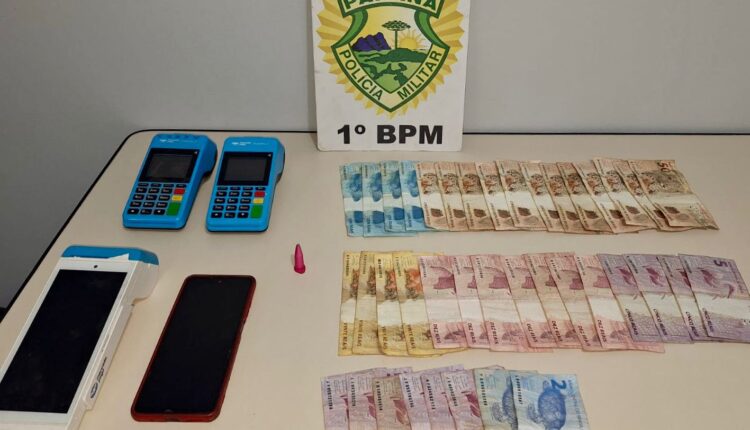 PM flagra suspeito com cocaína em Piraí do Sul e prende dois envolvidos por tráfico