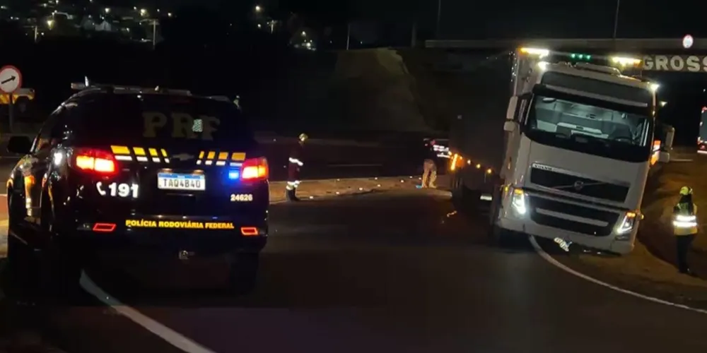 Vídeo | Caminhão invade pista contrária após falha mecânica na BR-376