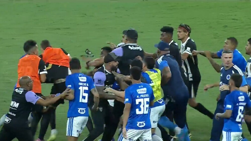 É TRETA: Briga generalizada no clássico mineiro terminou com 23 expulsões