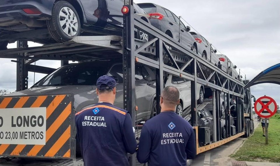 Receita Federal transfere veículos apreendidos de Ponta Grossa para Curitiba